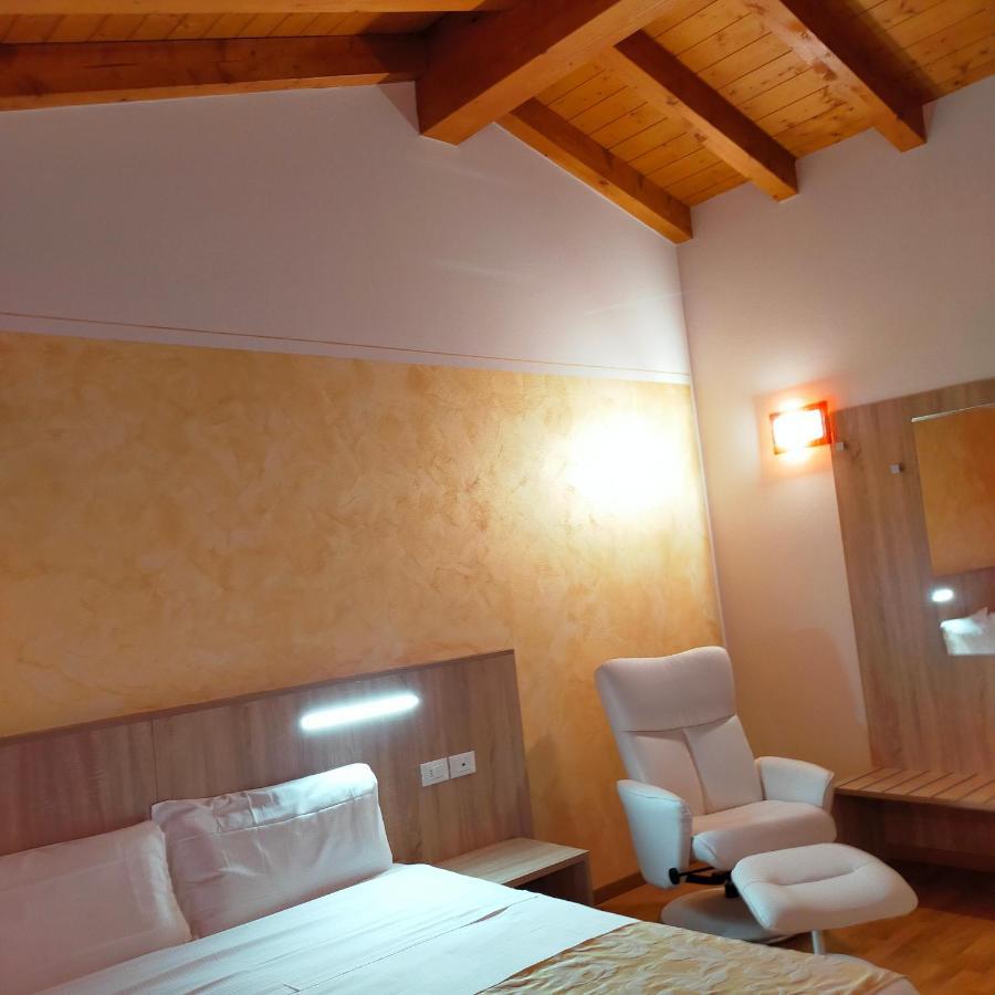 Villa Al Cavaliere Pordenone Exterior foto